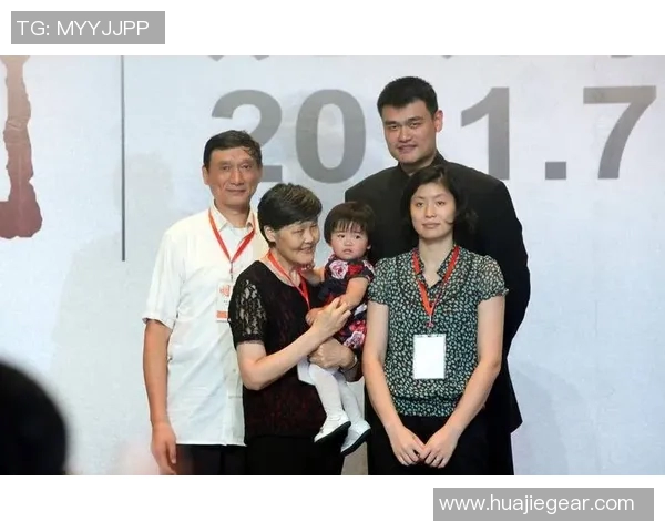 姚明妈妈的生活现状与家庭支持对姚明职业生涯的影响分析