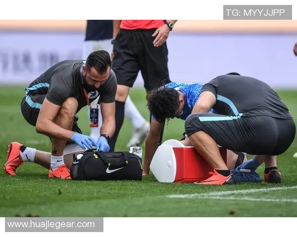 大连足球明星意外去世引发社会关注与哀悼活动的深思