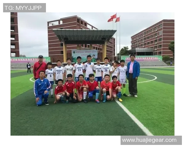 新化足球明星名单及其精彩瞬间照片展示