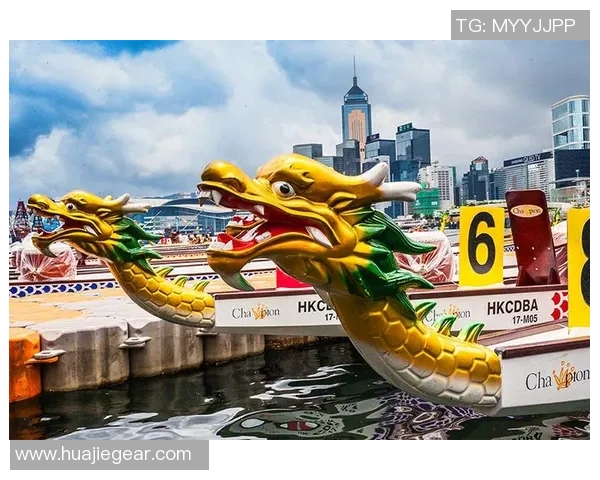 香港足球明星队在遵义展开友谊赛激战球迷热情高涨共庆足球盛事