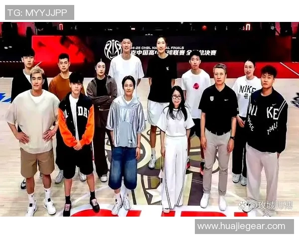篮球明星穿上西装后的魅力蜕变与时尚风采展现